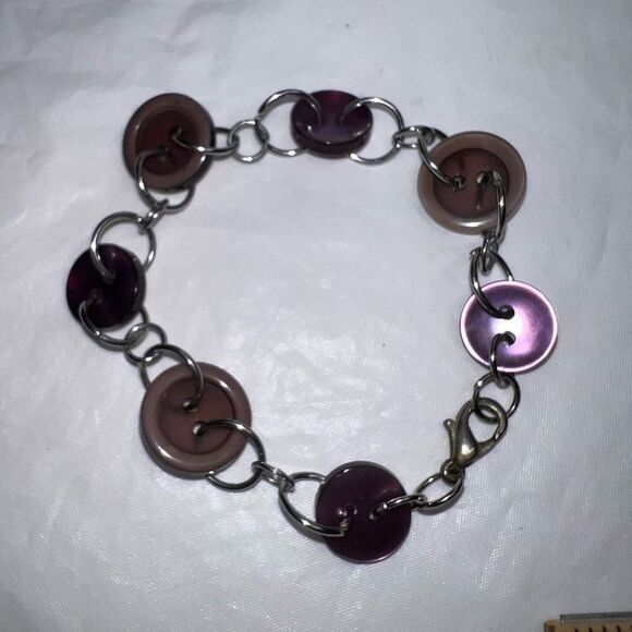 Vintage Purple Button and Silver Tone Bracelet - Picture 2 of 4